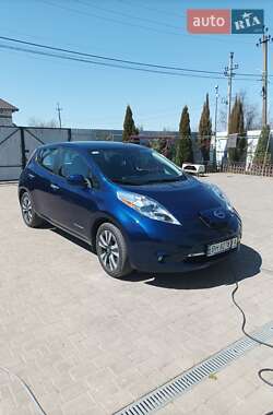 Хэтчбек Nissan Leaf 2016 в 