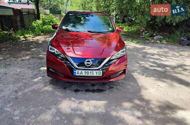 Хэтчбек Nissan Leaf 2021 в Киеве