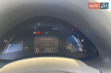 Хэтчбек Nissan Leaf 2012 в 