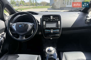 Хетчбек Nissan Leaf 2015 в 