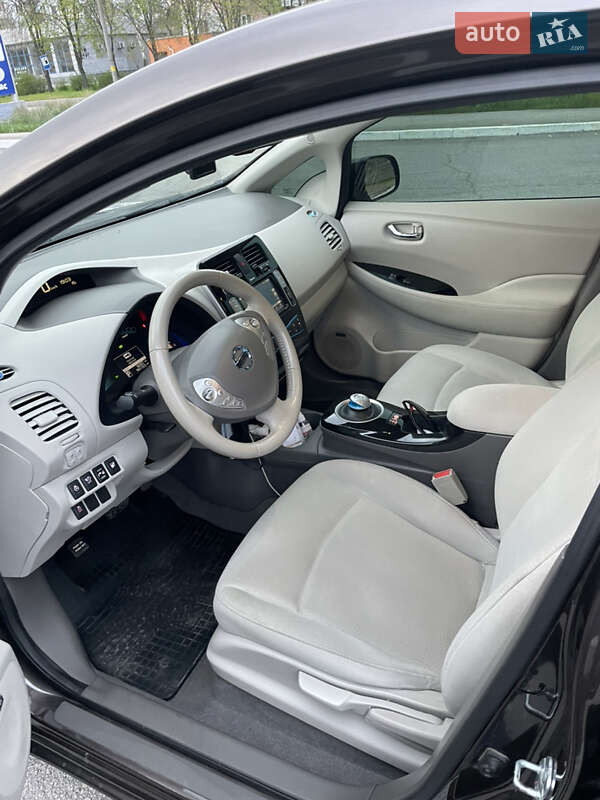 Хетчбек Nissan Leaf 2016 в Запоріжжі