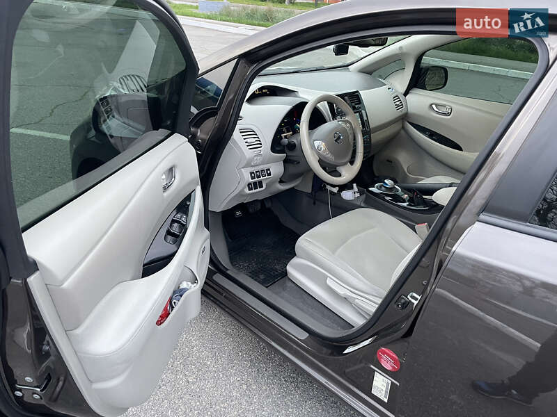 Хетчбек Nissan Leaf 2016 в Запоріжжі