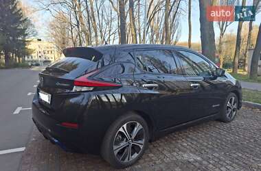 Хэтчбек Nissan Leaf 2018 в 