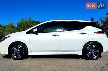 Хэтчбек Nissan Leaf 2020 в 