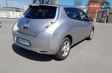 Хэтчбек Nissan Leaf 2016 в 
