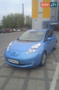 Хэтчбек Nissan Leaf 2011 в 