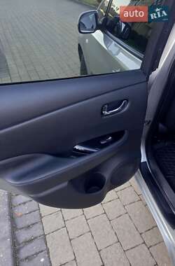 Хэтчбек Nissan Leaf 2014 в 