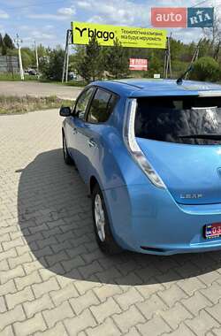 Хэтчбек Nissan Leaf 2013 в 