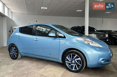 Хэтчбек Nissan Leaf 2015 в 