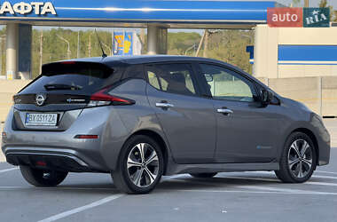 Хетчбек Nissan Leaf 2018 в 