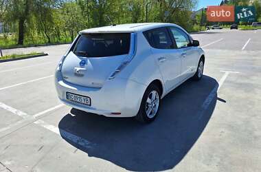 Хетчбек Nissan Leaf 2013 в 