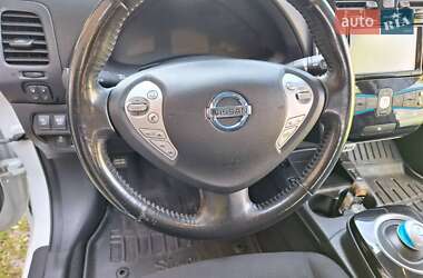 Хетчбек Nissan Leaf 2013 в 