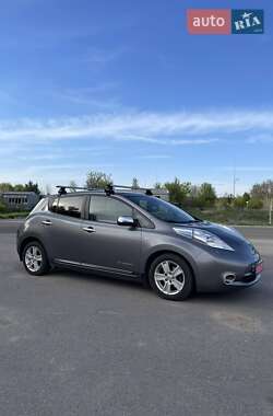 Хетчбек Nissan Leaf 2013 в 