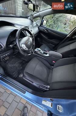 Хэтчбек Nissan Leaf 2014 в 