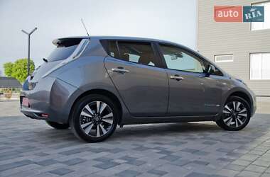 Хэтчбек Nissan Leaf 2017 в 