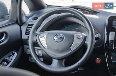 Хэтчбек Nissan Leaf 2017 в 
