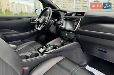 Хэтчбек Nissan Leaf 2019 в 