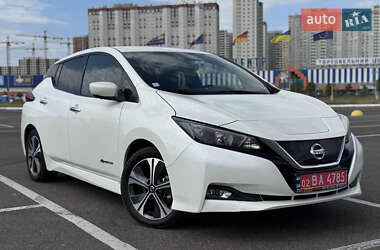 Хэтчбек Nissan Leaf 2019 в 