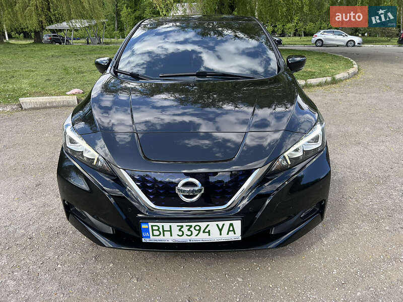 Хэтчбек Nissan Leaf 2019 в 