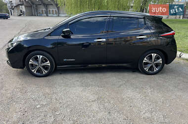 Хэтчбек Nissan Leaf 2019 в 