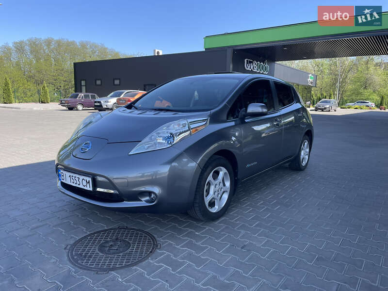 Хетчбек Nissan Leaf 2014 в 