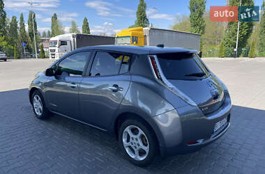 Хетчбек Nissan Leaf 2014 в 