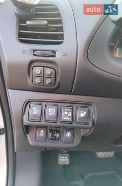 Хетчбек Nissan Leaf 2014 в 