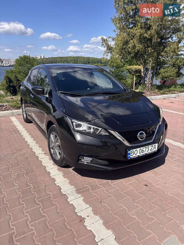 Хэтчбек Nissan Leaf 2021 в Тернополе