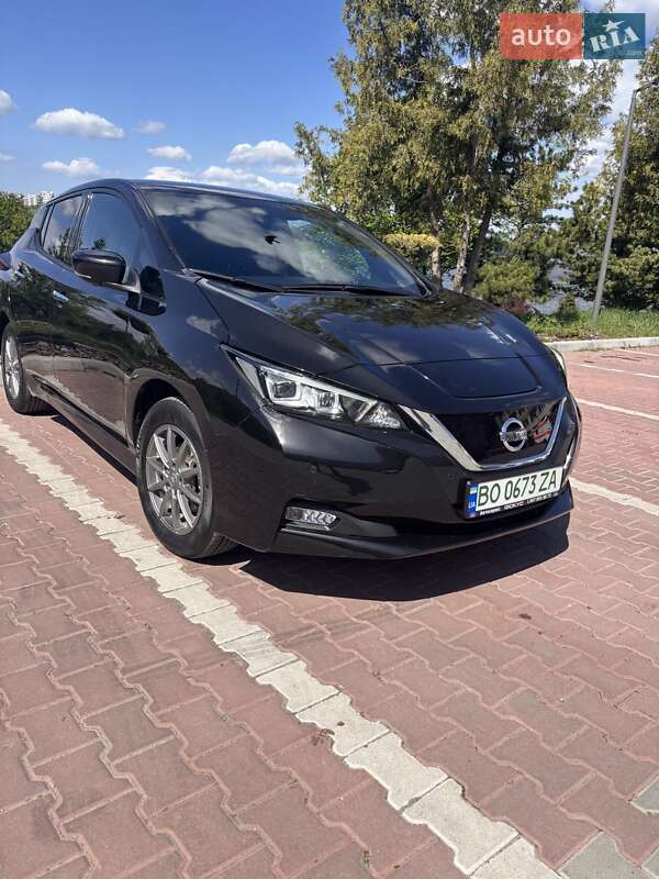 Хэтчбек Nissan Leaf 2021 в Тернополе