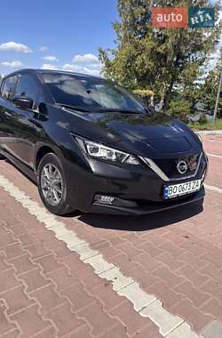 Хэтчбек Nissan Leaf 2021 в 