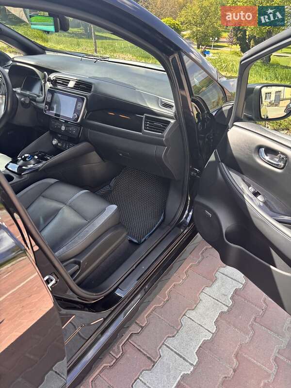 Хэтчбек Nissan Leaf 2021 в Тернополе