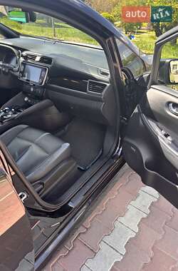 Хэтчбек Nissan Leaf 2021 в 