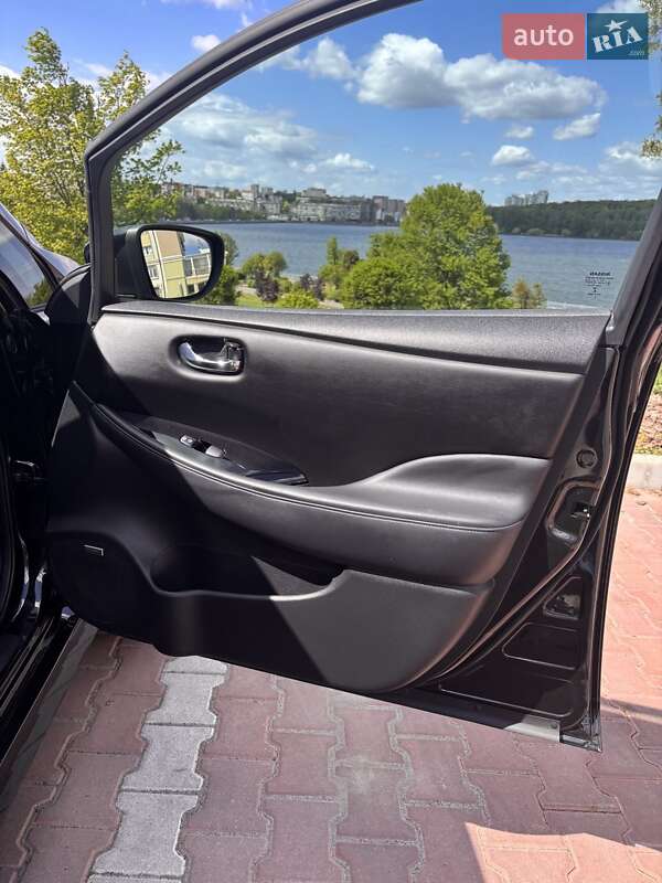 Хэтчбек Nissan Leaf 2021 в Тернополе