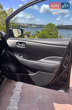 Хэтчбек Nissan Leaf 2021 в 