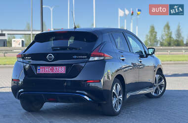 Хэтчбек Nissan Leaf 2018 в 