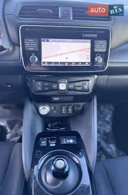 Хэтчбек Nissan Leaf 2018 в 
