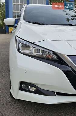 Хетчбек Nissan Leaf 2019 в 