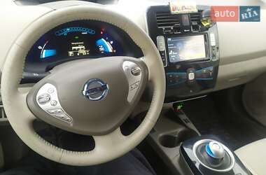 Хетчбек Nissan Leaf 2011 в 