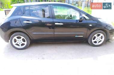 Хетчбек Nissan Leaf 2011 в 