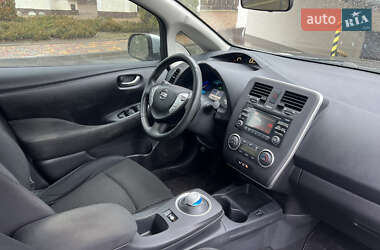 Хэтчбек Nissan Leaf 2015 в 