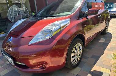 Хэтчбек Nissan Leaf 2015 в Киеве
