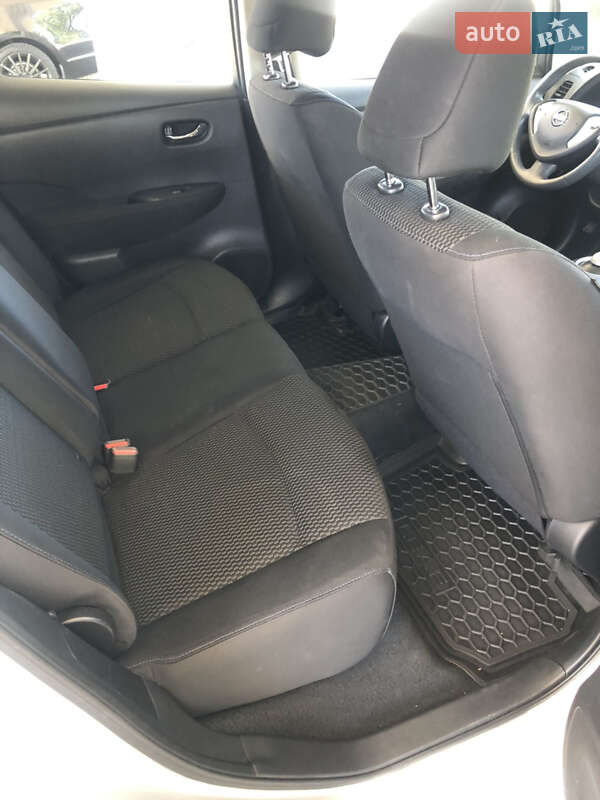 Хэтчбек Nissan Leaf 2015 в Запорожье