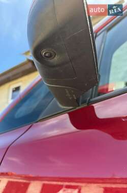 Хэтчбек Nissan Leaf 2015 в 