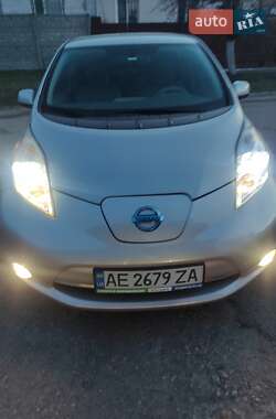 Хетчбек Nissan Leaf 2012 в Кам'янському