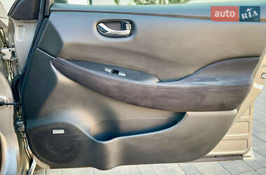 Хетчбек Nissan Leaf 2014 в 