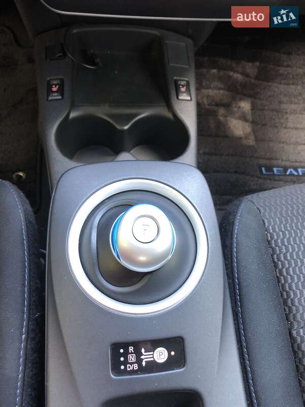 Хэтчбек Nissan Leaf 2014 в Ровно