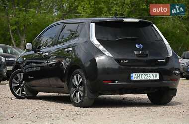 Хэтчбек Nissan Leaf 2016 в 