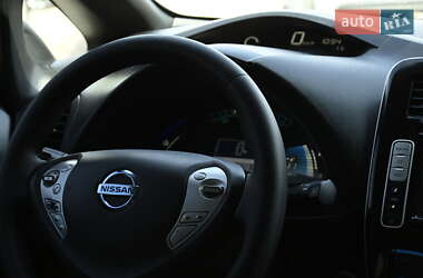 Хэтчбек Nissan Leaf 2016 в 