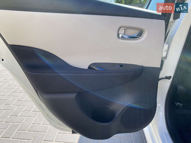 Хетчбек Nissan Leaf 2022 в Києві