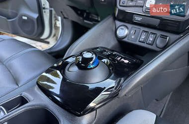 Хэтчбек Nissan Leaf 2019 в 